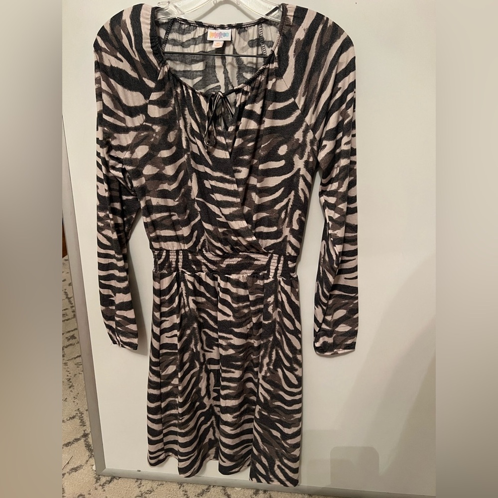Lularoe ladies dress size XS. Fits like a small/medium EUC